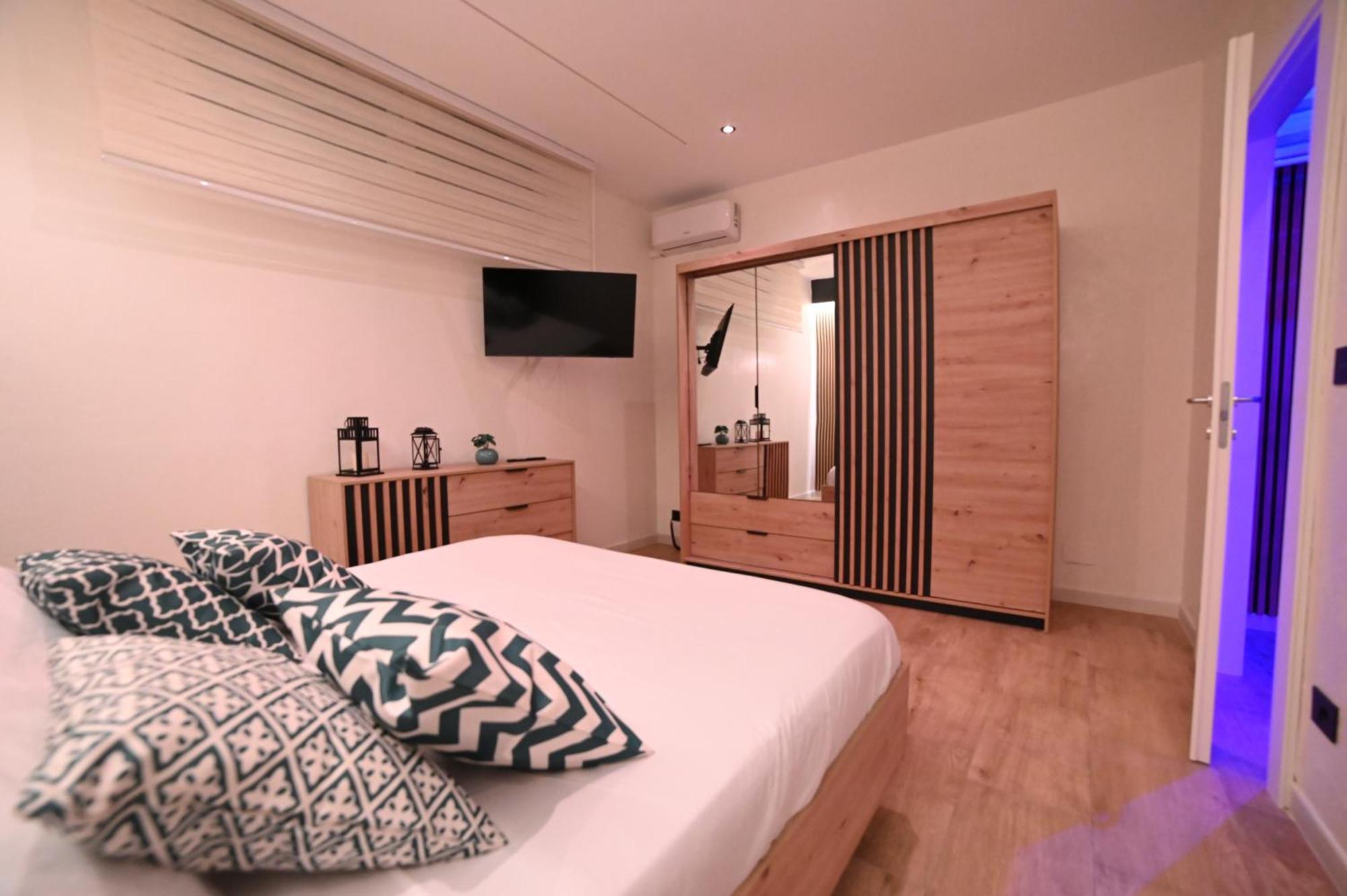 Duca Degli Abruzzi Modern House Luxury Relax Leilighet Brindisi Eksteriør bilde
